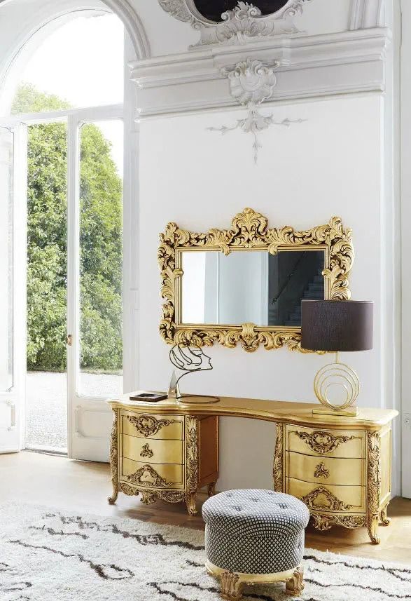 ESME Baroque Luxury Vanity Set