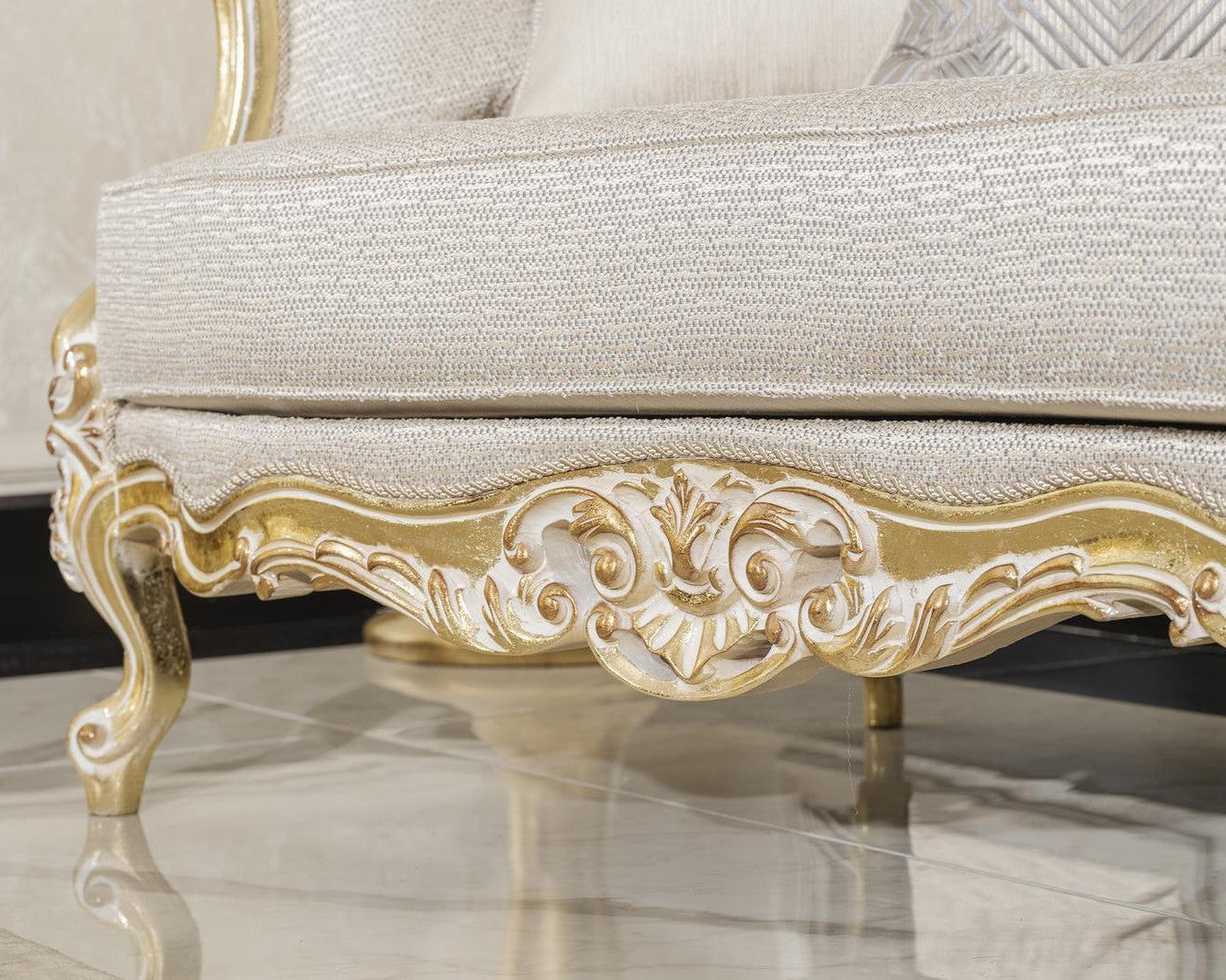 FREIYA Classical Sofa