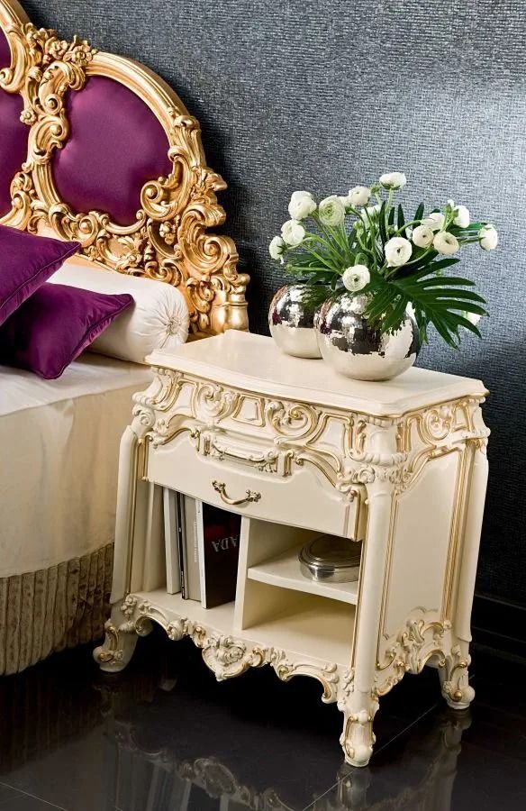 HARRINGTON French Nightstand