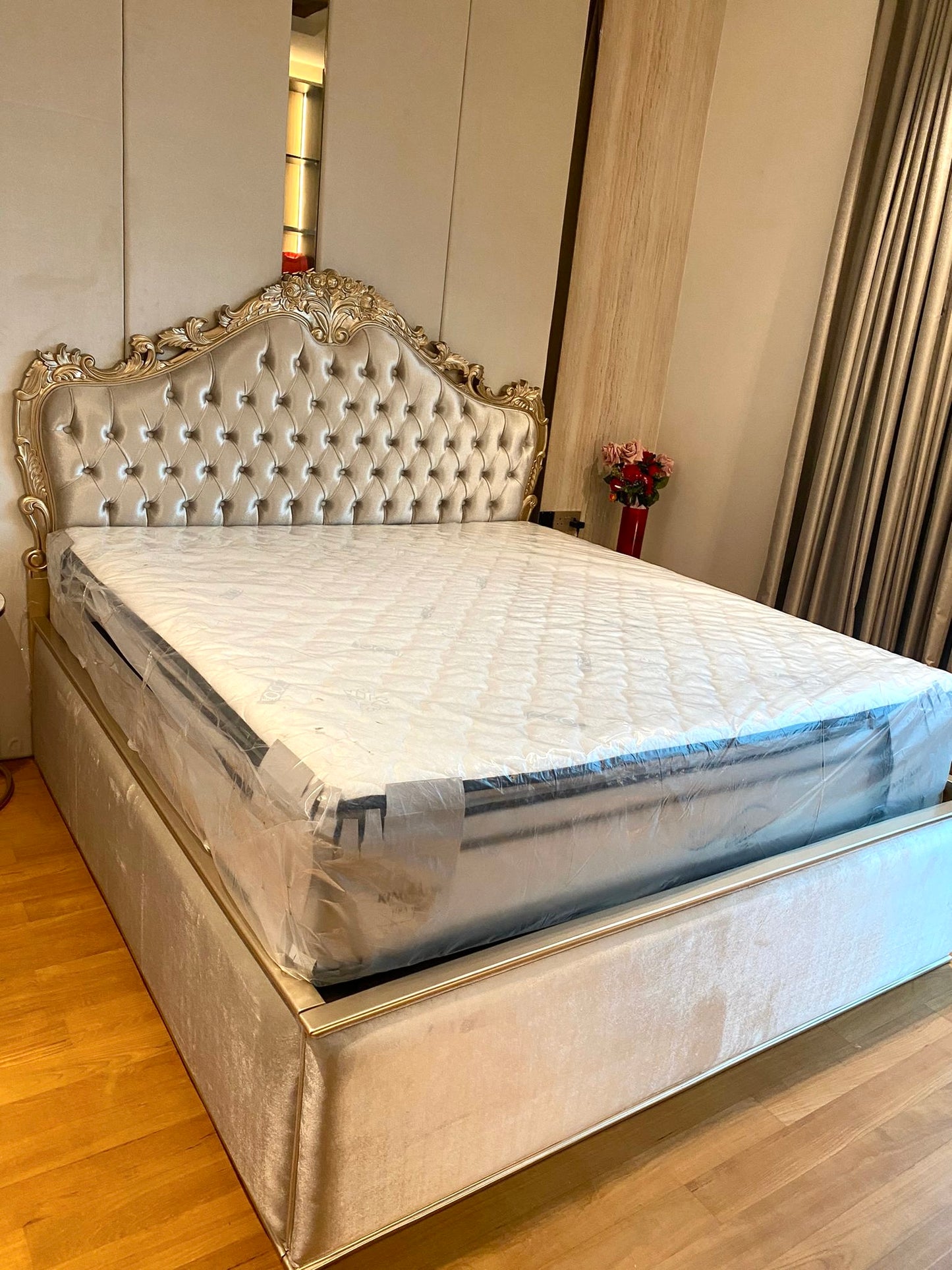 Royal Classic Bedroom