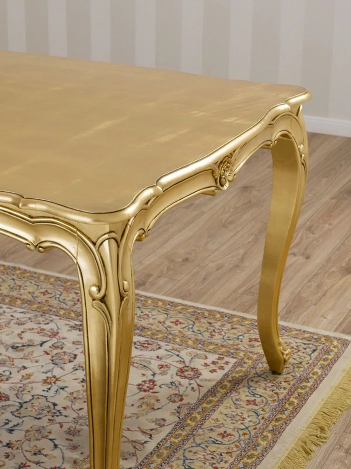 Royal Classic Dining Room