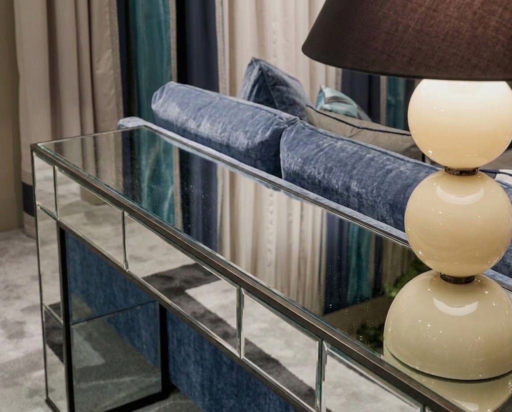 CHELSEA Mirrored Luxe Console Table