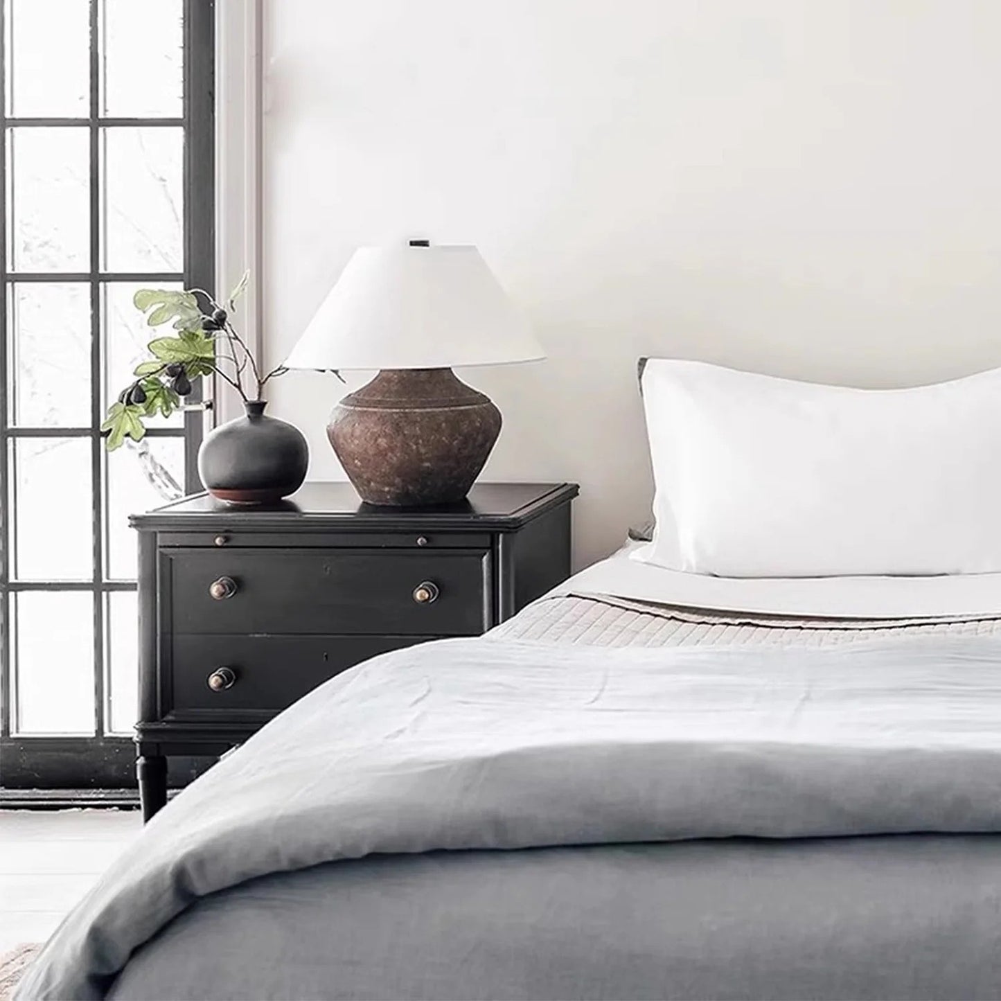 HILDE Vintage Bedside Drawers