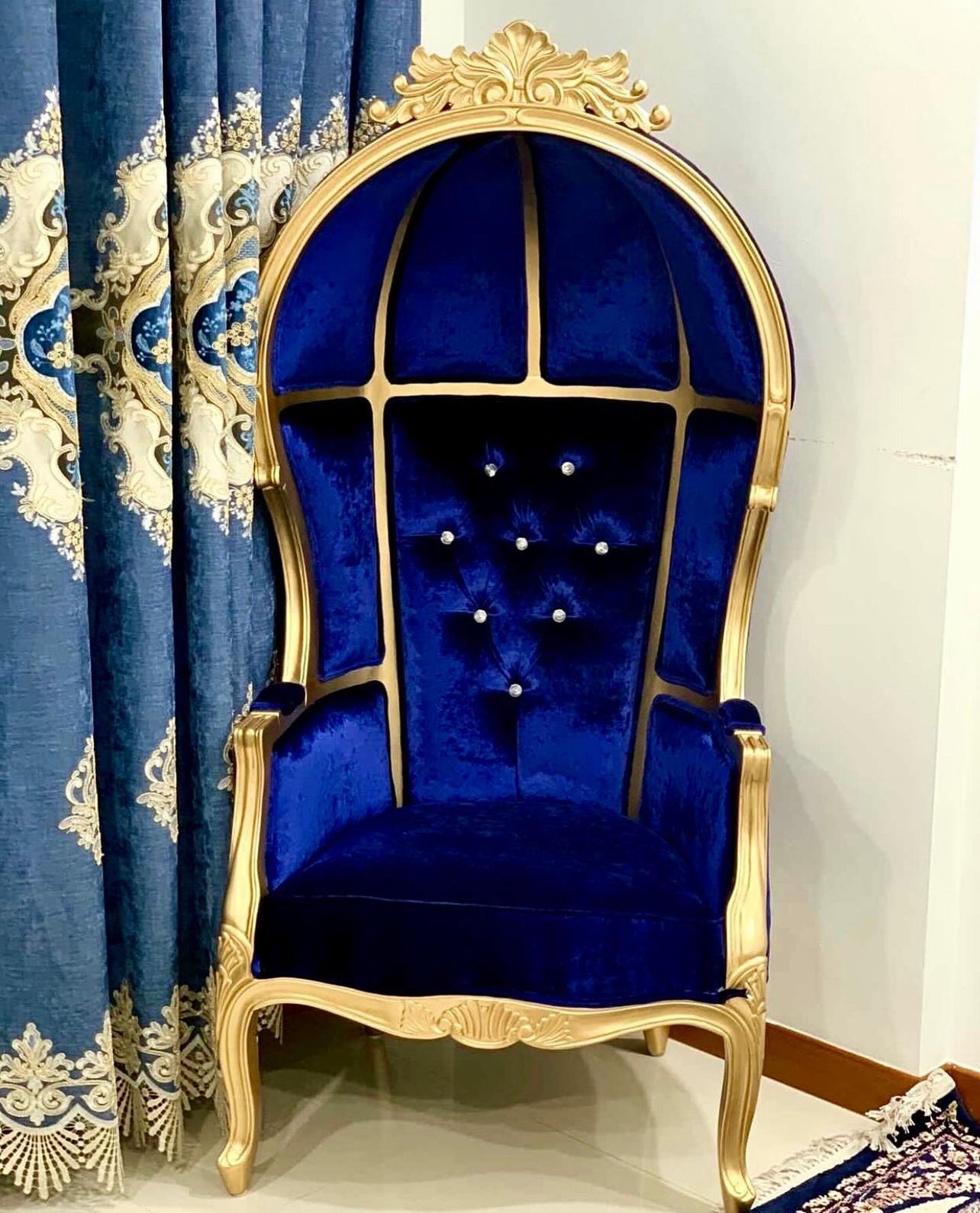 Palais Porter Chair