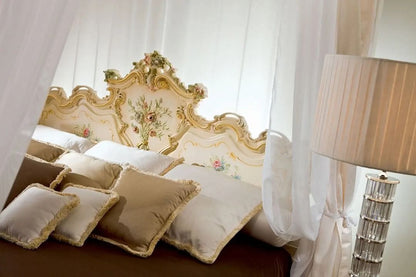 SIXTINE Romantic Victorian Canopy Bed Frame