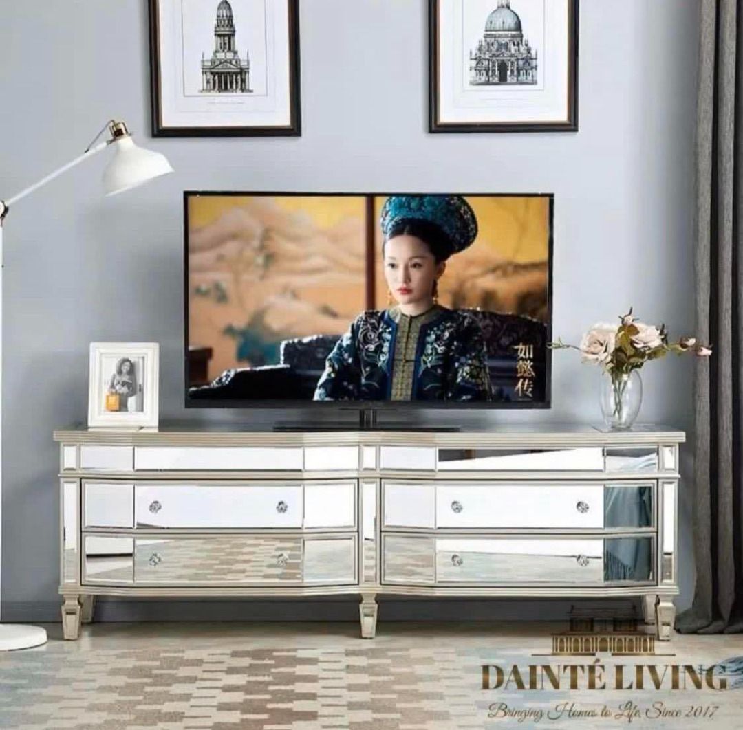 GRANDIOSO Mirrored Luxury TV Console