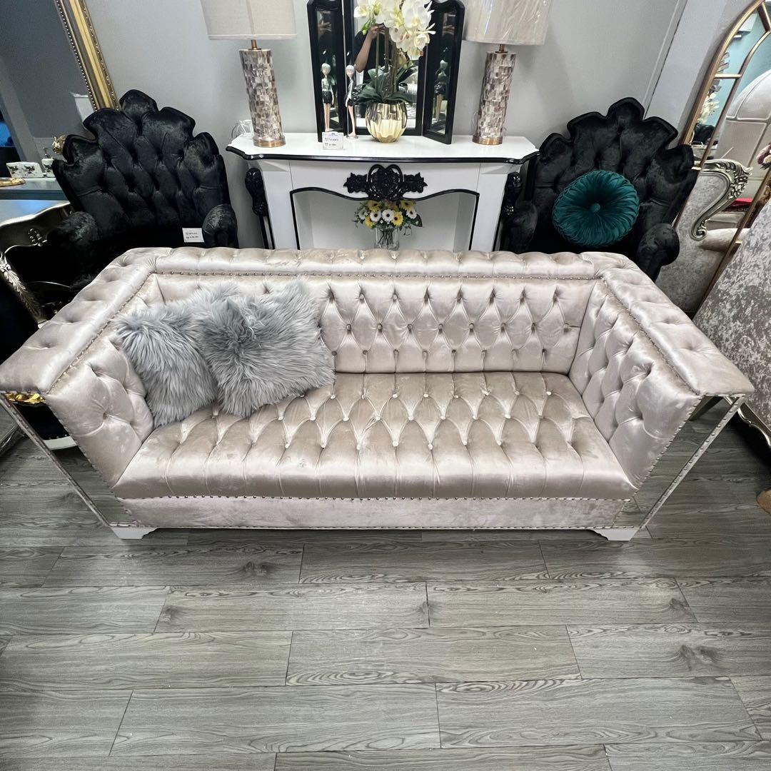 28% OFF | Mirrored Chesterfield Sofa