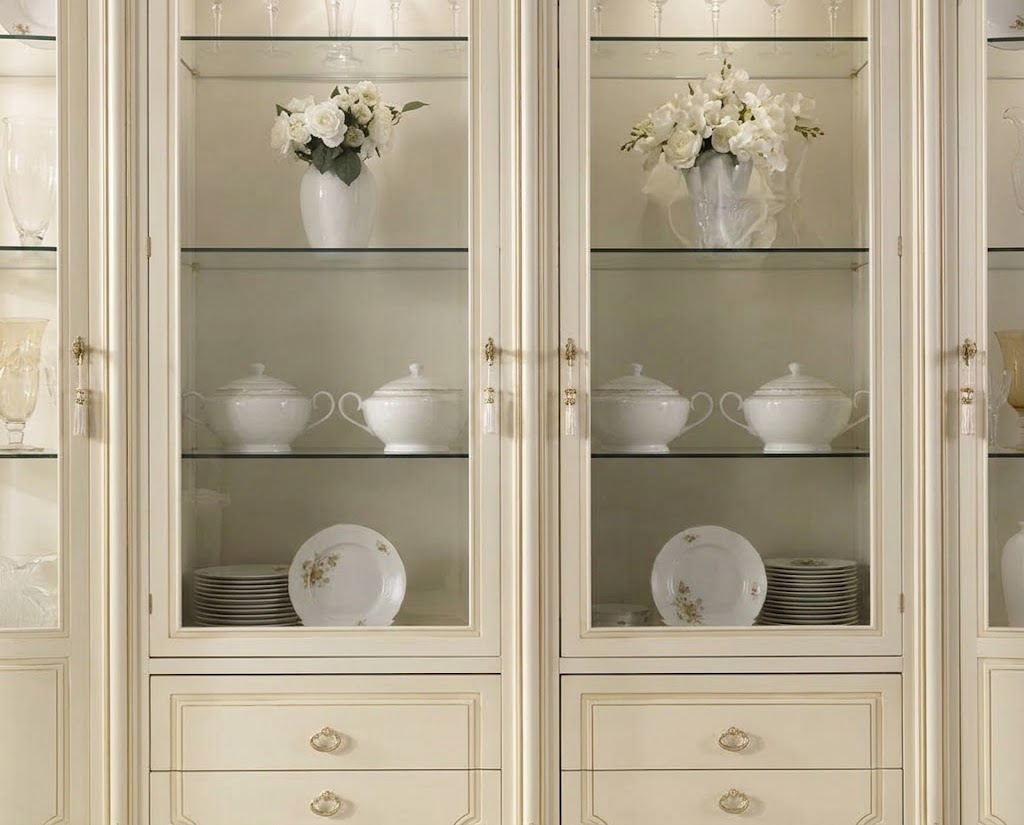 SKYLER Italian Classic Display Cabinet